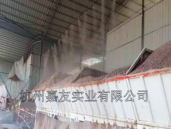 中鐵二十一局第六工程骨料破碎區安裝“霧王”噴霧降塵系統
