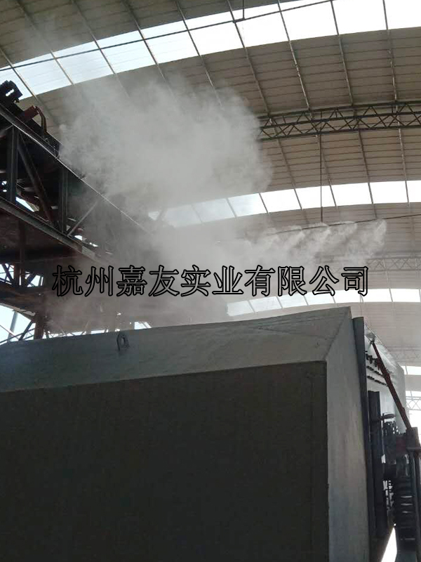 中國葛洲壩集團路橋橋梁施工現場安裝高壓噴霧除塵系統